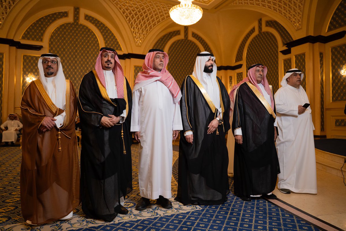 يتقدم أهالي قرى الاشتاء بخالص التهاني وأصدق التبريكات إلى الأستاذ سعدي بن علي البشيري الزهراني، وذلك بمناسبة زواج ابنه الشاب أنور.
كما نبارك للشاب أنور، ونسأل الله له التوفيق والسعادة، وأن يبارك لهما ويبارك عليهما ويجمع بينهما في خير والتبريكات موصولة إلى كافة أسرة آل سعدي الكرام