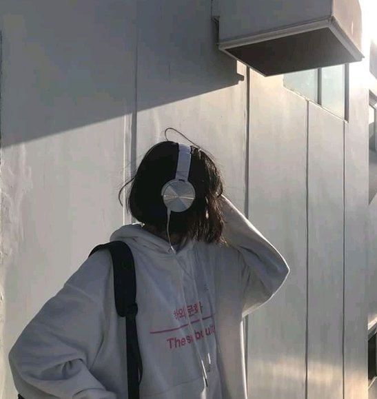 Maandyoca's tweet image. 朝のジョギングを始めて1週間、少し体が軽くなった気がする 😁