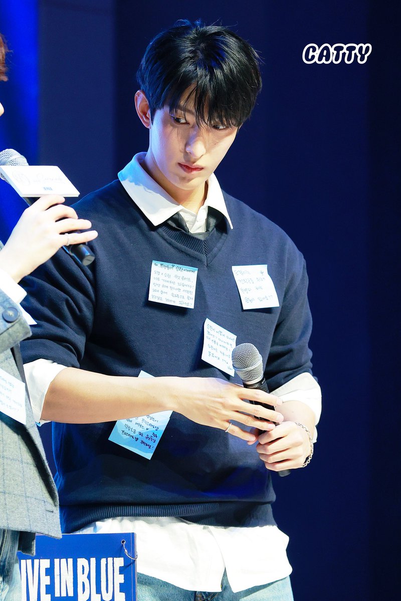 250118 FAN PARTY
🥺
#세븐틴 #SEVENTEEN 
#도겸 #DK #DOKYEOM #李硕珉 #이석민