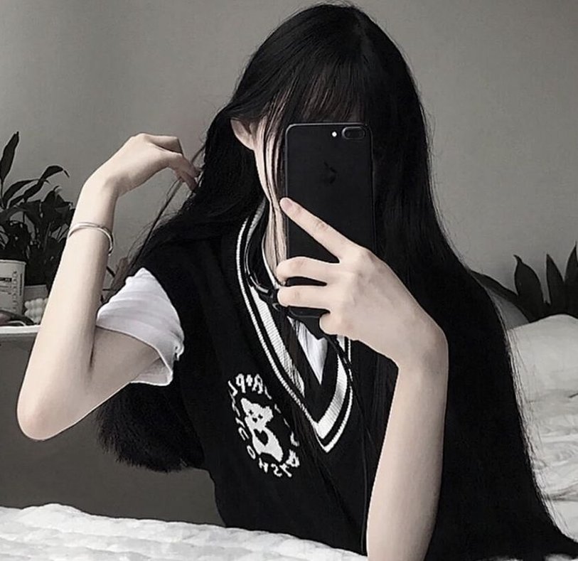 Chelinc's tweet image. 電車で席に座れたと思ったら、次の駅で満員になって罪悪感 🥵