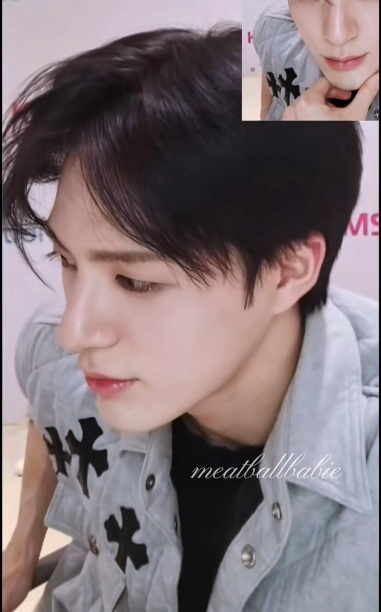 how do you even focus on jeno during a fancall because i would collapse i mean look at him