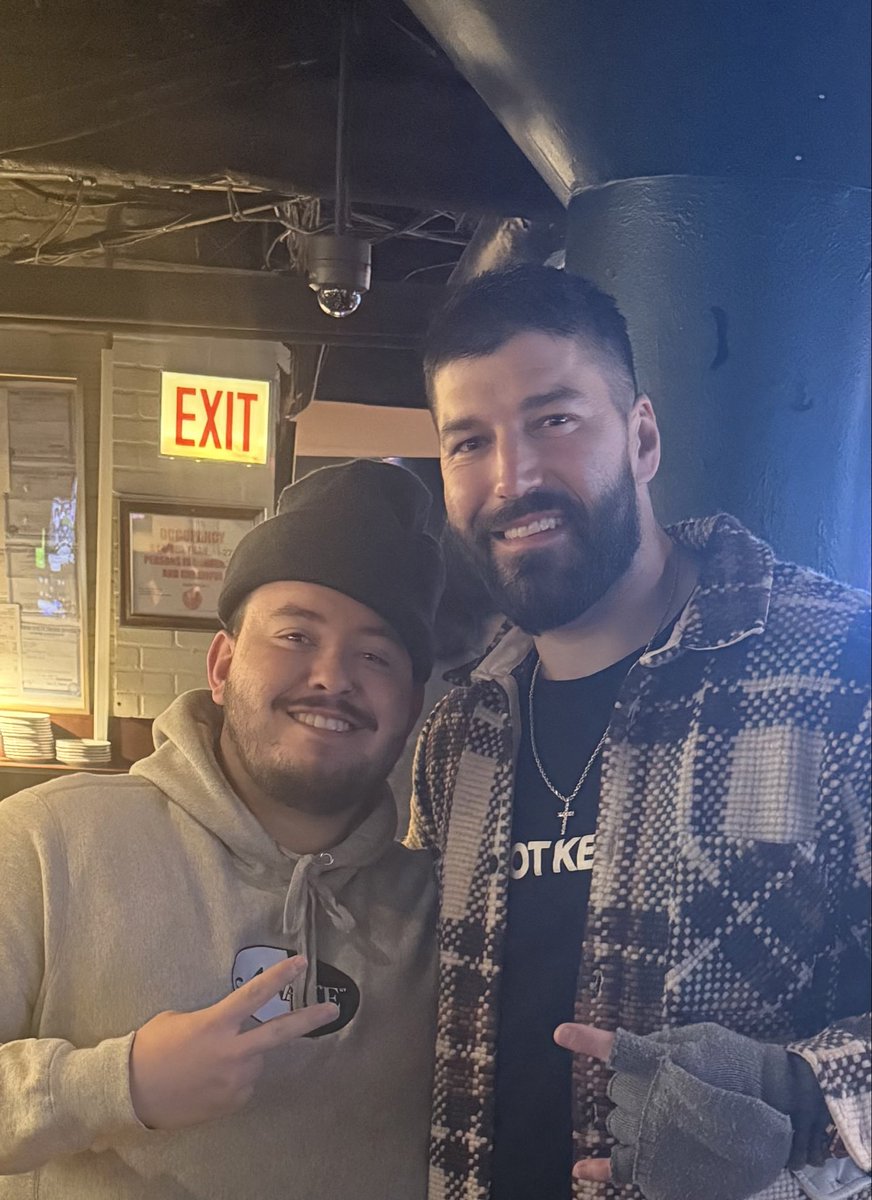 michaelambard's tweet photo. Ran into a legend last night 🐻⬇️ https://t.co/3kfik9aQce