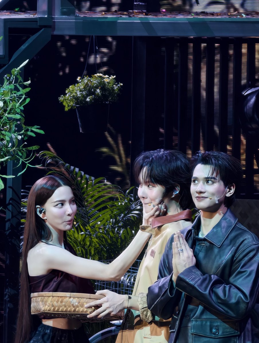 KengHaritLand tweet media