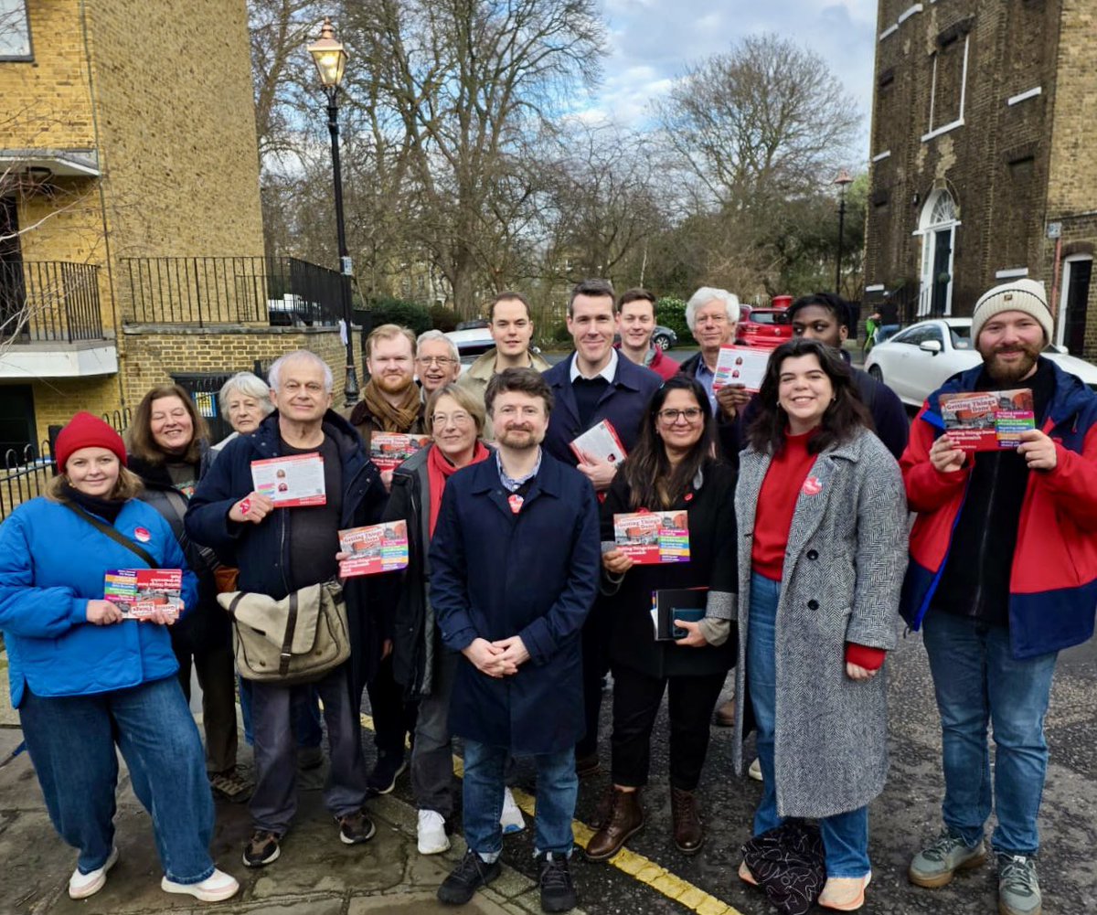 Out speaking to residents in West Greenwich this afternoon with local councillors and volunteers. 

Huge thanks to everyone who came out.