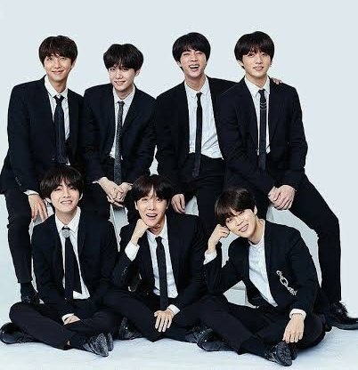 OMGG. ARE THEY GOING TO REVEAL THE COVER OF THE ALBUM SLOWLY?!?! IS GONNA GET MORE CLEAR AS HOURS/DAYS ARE PASSING BY?!

ARE QE GETTING BTS IN SUITS?!