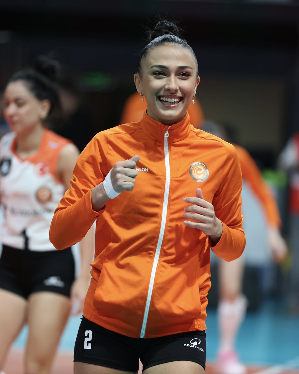 EczacibasiSK's tweet image. VakıfBank maçımız öncesi ısınmadayız. 🐅