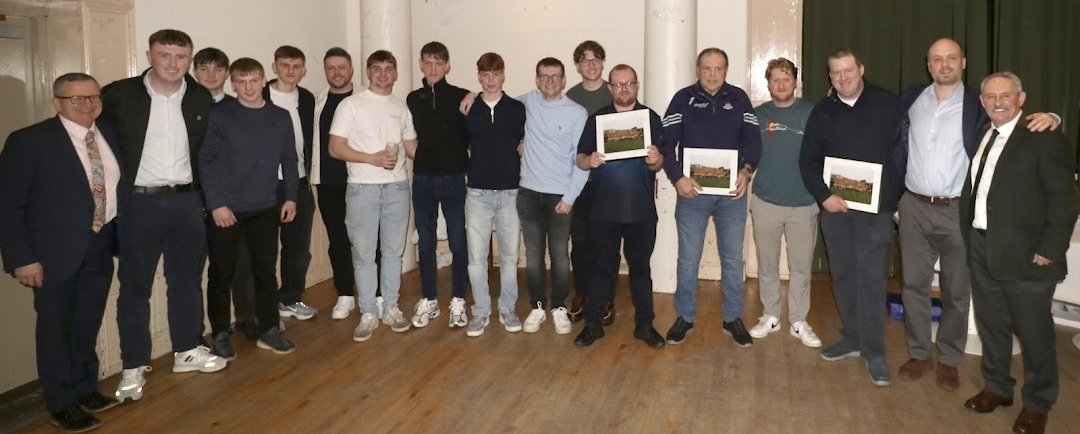 realedavid's tweet photo. Our junior team got presented with their county runners up medals Friday night 🥈The team presented Jerry, Seamus and myself with signed framed photos of us with the team #nicegesture 👌 @FaughsGAA https://t.co/WZ5NfrnWdN
