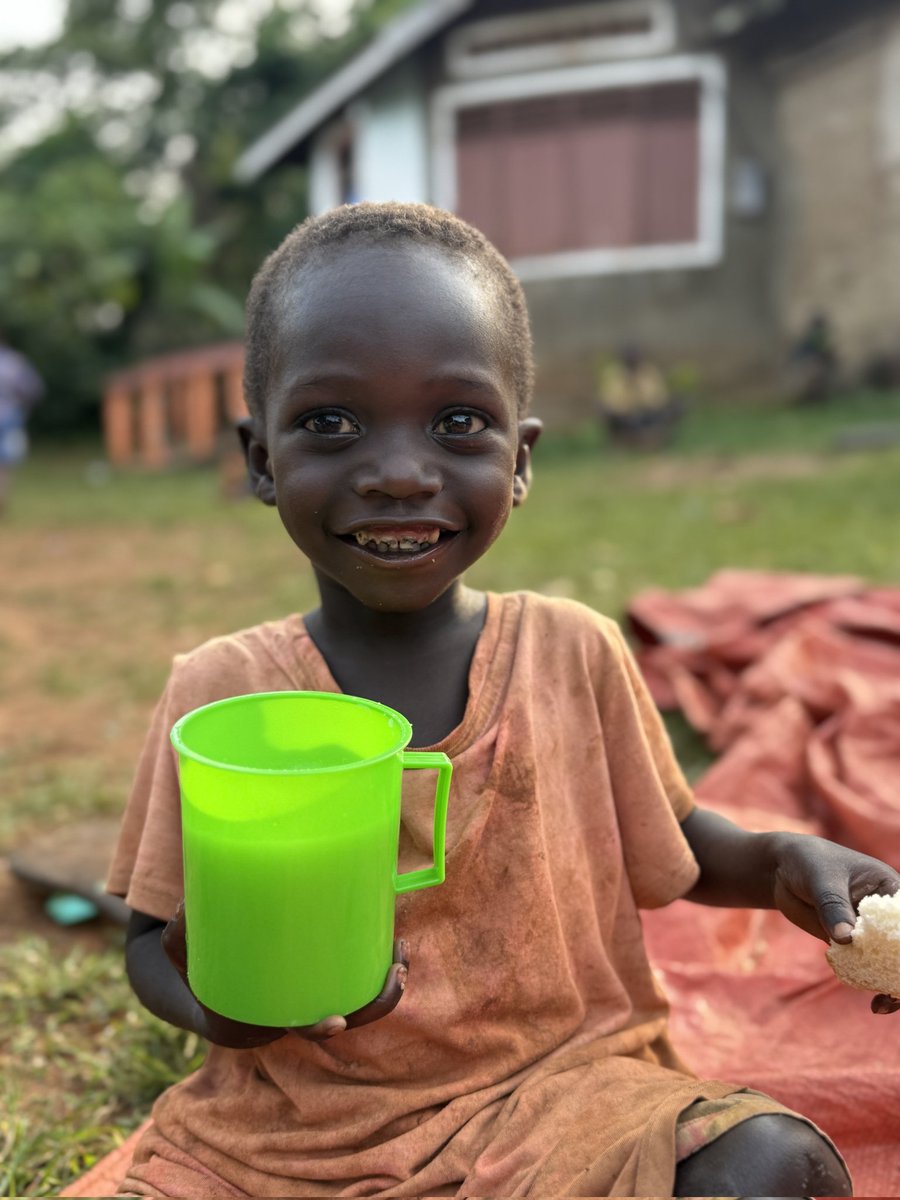 MugoyaUsaa69742's tweet photo. Retweet if  you say " every child deserves a smile 😁" https://t.co/YWGi4EKagj
