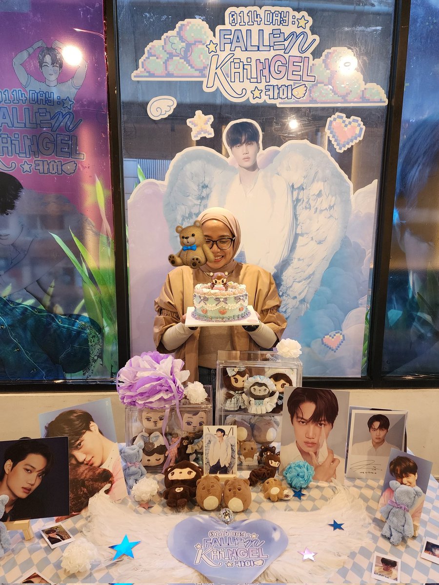 glowingkji's tweet photo. i was late to the 2nd kaiday celebration due to my catmom responsibility 💔🥀 but @KAIngel114 still sooo fun!! meeting up with @kaisooagi @saejunnie @jonginsloey @_luckyyou @gomienight 🥹❤️🧸 missing @zkdlinpf tho!!! she enroute to the showcase already omg nisa safe flight my babygirl!!!! 🫂