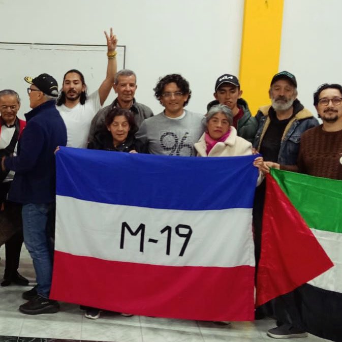 elReneJimenez's tweet image. Eme aquí. Seguimos siendo rebeldes y construyendo el país soñáramos y del pueblo por el que siempre hemos luchado.