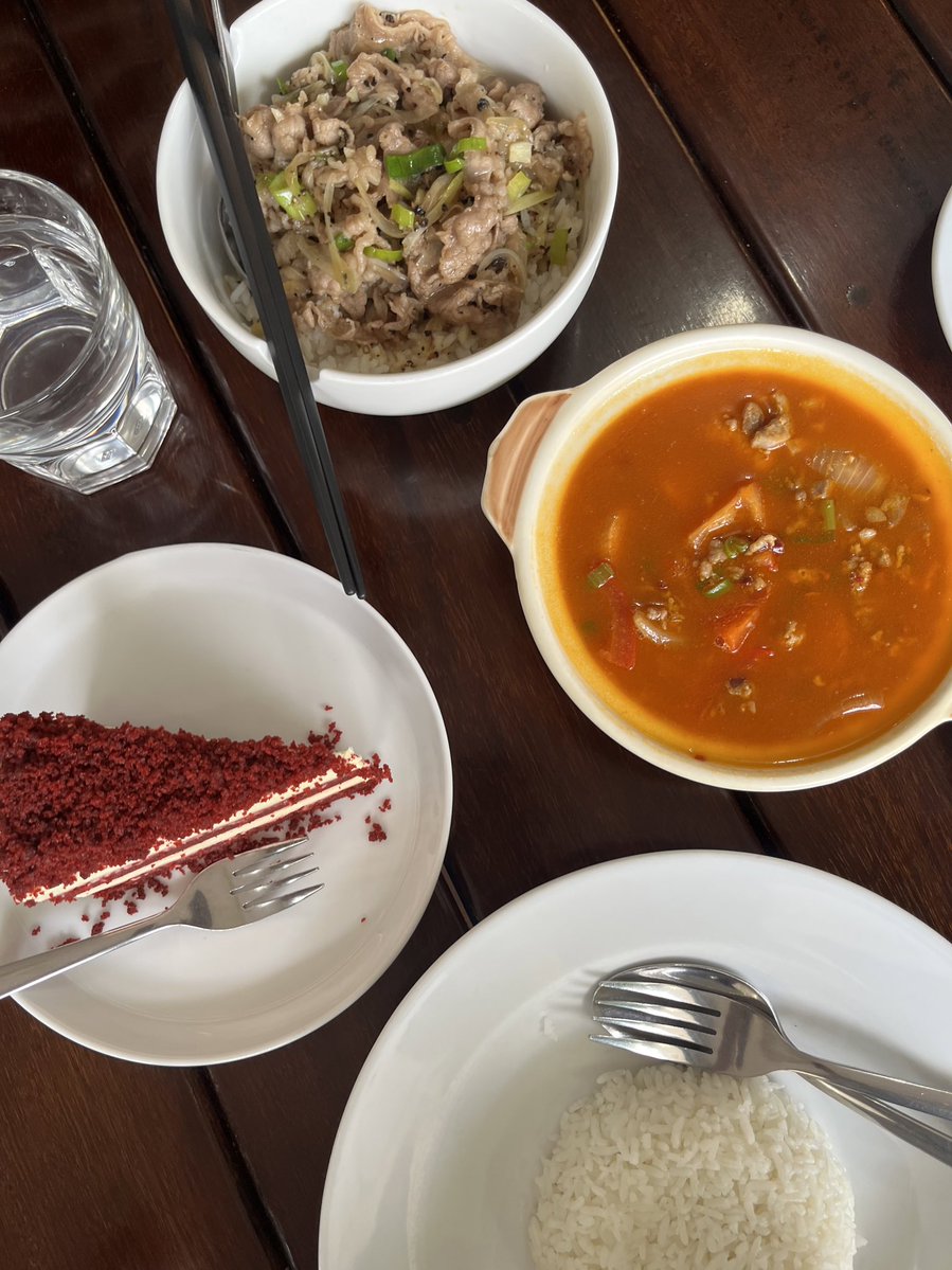 vadaang's tweet image. Update jajan / makanan di tahun 2026 sejauh ini :

Bubur Saikoro ✅
Mie ayam ✅
Nasi sapi lada hitam ✅
Mie kuah ikan ✅