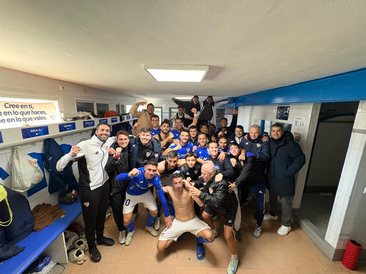 60 minutos con un jugador menos.
Victoria 𝐝𝐞 𝐞𝐪𝐮𝐢𝐩𝐨.
🔥👊 ¡Seguimos! 

#EsLoQueEres 💙