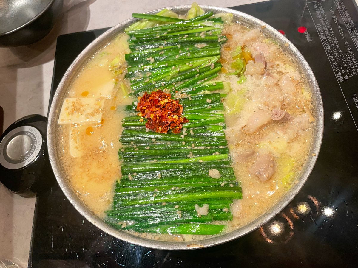 美味しいの色々食べた
本当はHKT劇場に行きたかったんだけど生憎予定が合わず(公演再開おめでとう!いつか行きたい)、その分1時間半の行列に2回くらい並んだりした✨
ひらおの天ぷら美味しかった 自分用お土産にしたフルフルの明太フランスも楽しみ 