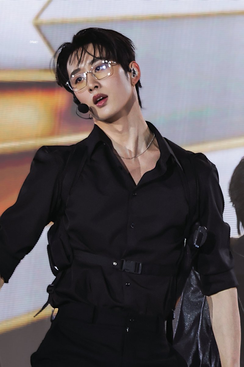 HE LOOKS LIKE A 3D, HD ART TF?!?