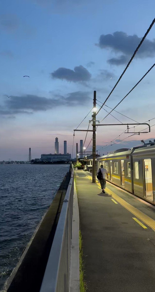 Jordan_Chambers's tweet image. コンビニの新商品チェックが日課になってる、発見があると嬉しい 👩‍🏭