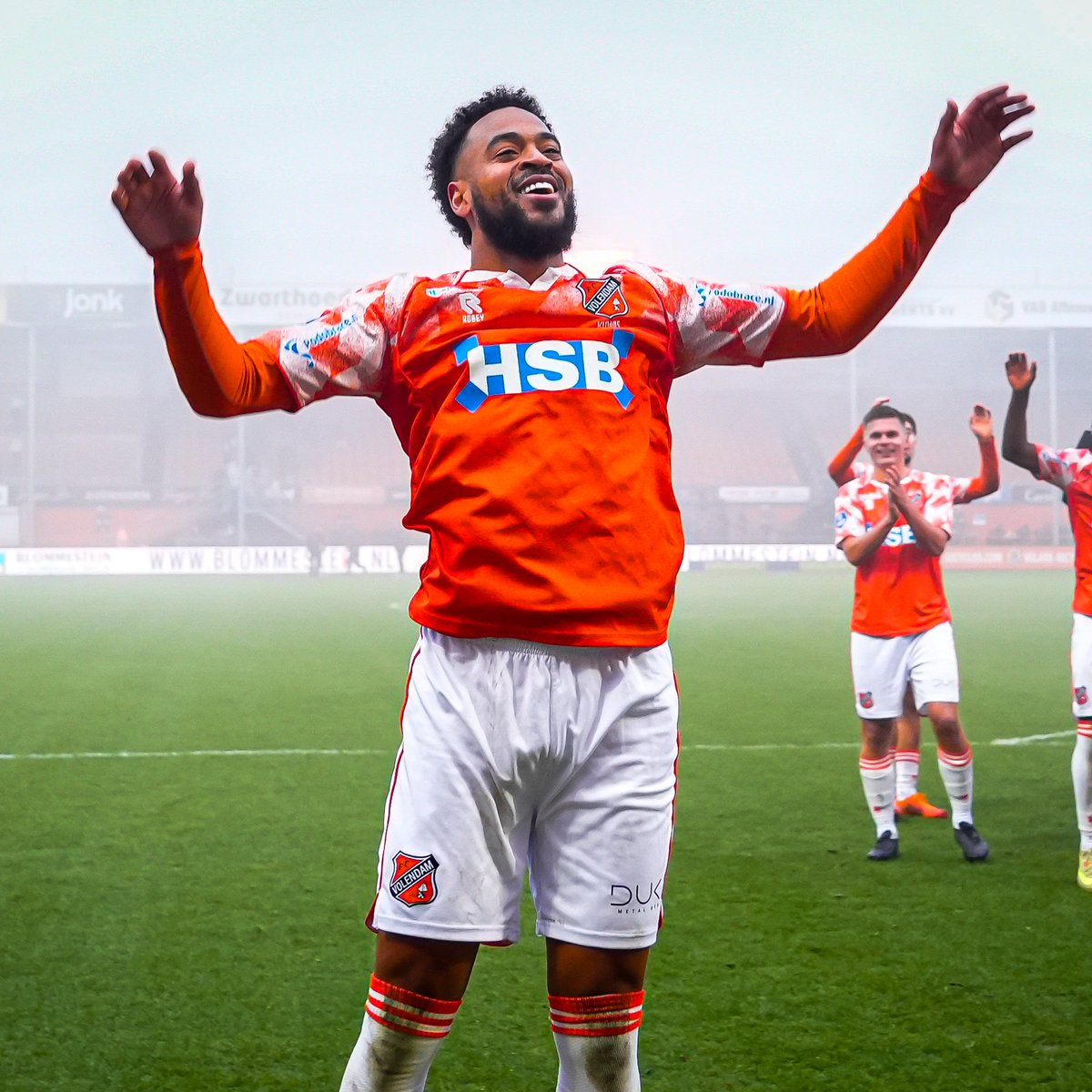 fcvolendam's tweet photo. ๐ โช โ ๐ข๐
๐คค ๐๐๐, dit is pas genieten!
#VOLUTR | #WรชiBinneVรฒlledam https://t.co/QUTklY7LyX