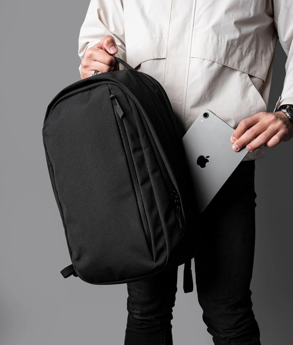 I’ve been looking at backpacks in the past few weeks.

I want a backpack that carries my computer if