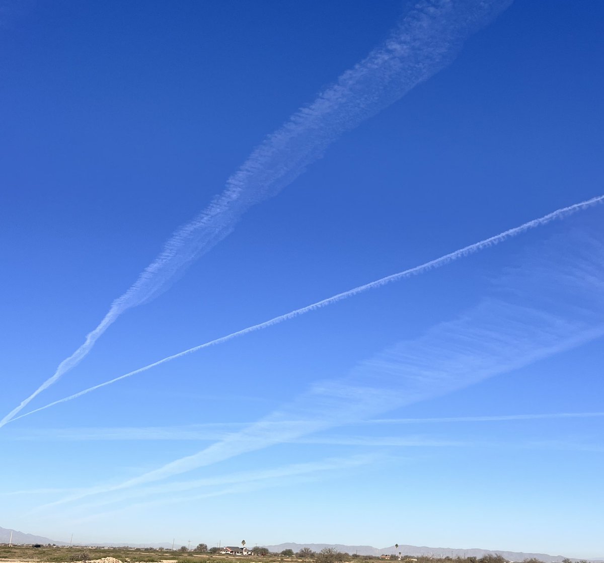 TruthNyarwanda's tweet photo. At 3pm #chemicalweapons #chemotrails #ClimateAction #ClimateActionNow #ClimateCrisis 
Judge for yourself https://t.co/Cz7B3haCJP
