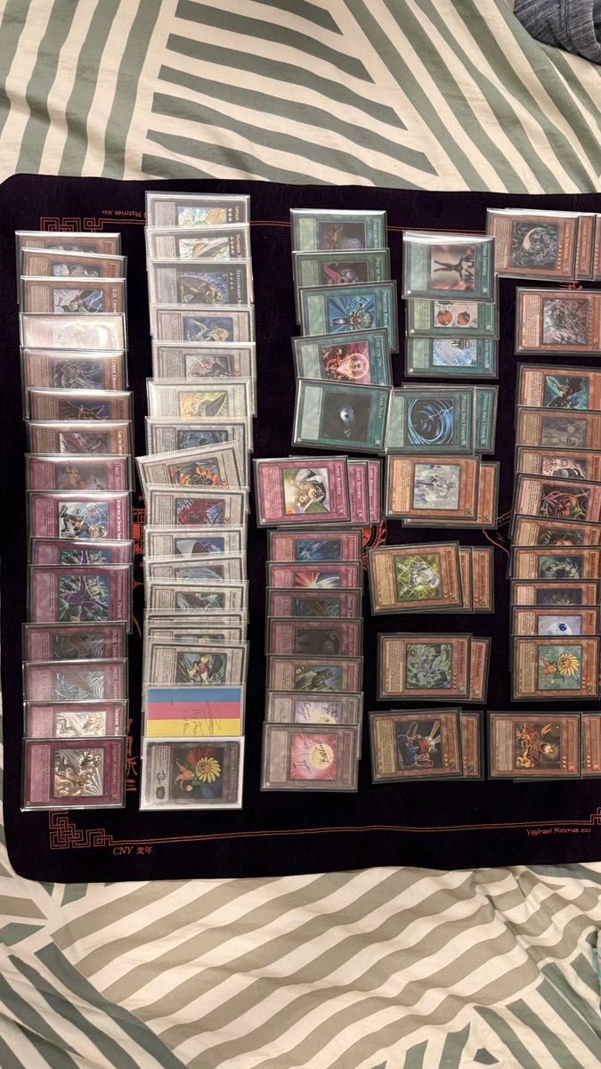 空卡店 tweet media