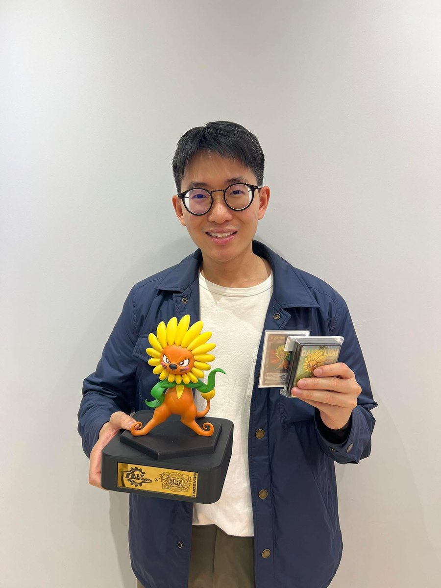 空卡店 tweet media