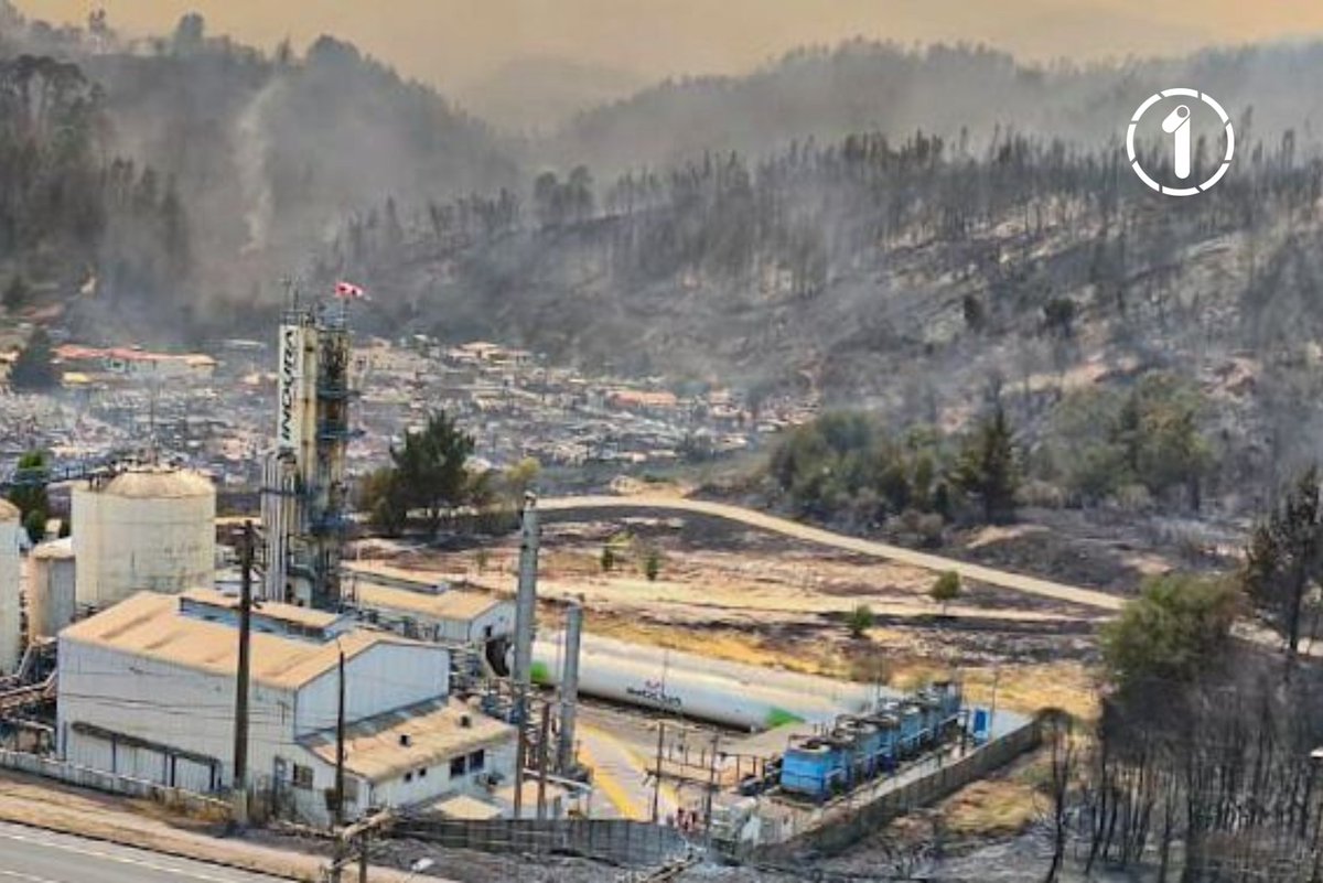 agenciaunochile's tweet image. #EstadodeCatástrofe Devastador panorama tras paso de las llamas en Lirquén.

📸©AgenciaUno/Rodrigo Fuica