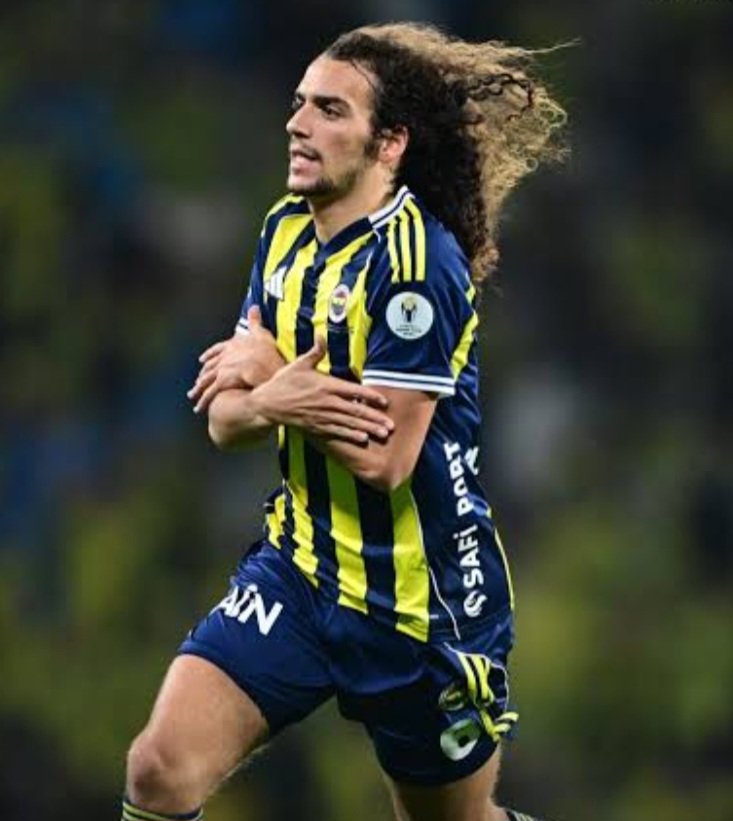 Fenerbahçe’ye gelmiş geçmiş en erken milli olan, daha 1 gün Fenerbahçeli olup Galatasaray’a çakan adamın adına Matteo Guendouzi! denir. 💛💙
#FenerinMaçıVar 
#ALYvFB