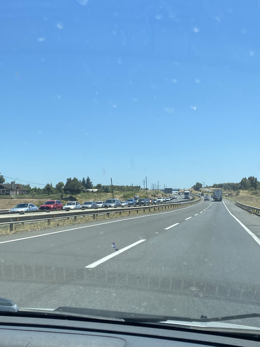 cotecacerest's tweet photo. @RutaSurChile  @biobio @meganoticiascl 
No es posible que estén cobrando troncal ante una emergencia y además con solo 1 caseta disponible . Más criterio  !! En el troncal bypass el arrayan. Taco de proporciones ruta de la madera única habilitada . https://t.co/Ow4LQ7b1x8