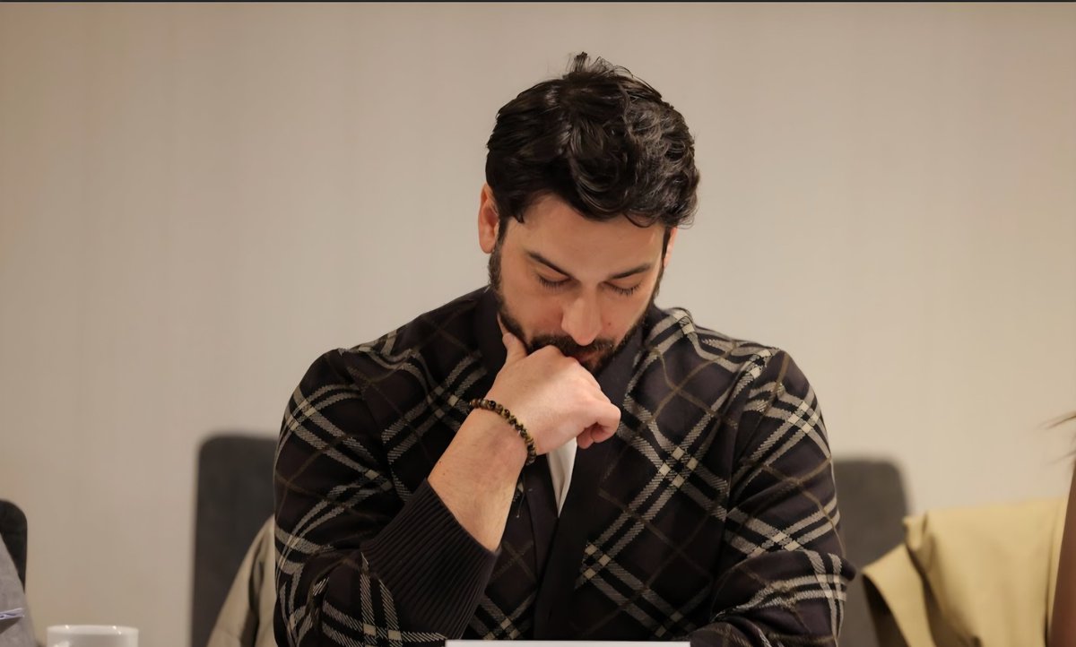 allaboutnavruz's tweet image. #AlpNavruz #Şule dizisinden okuma provasından ilk kare. ✨