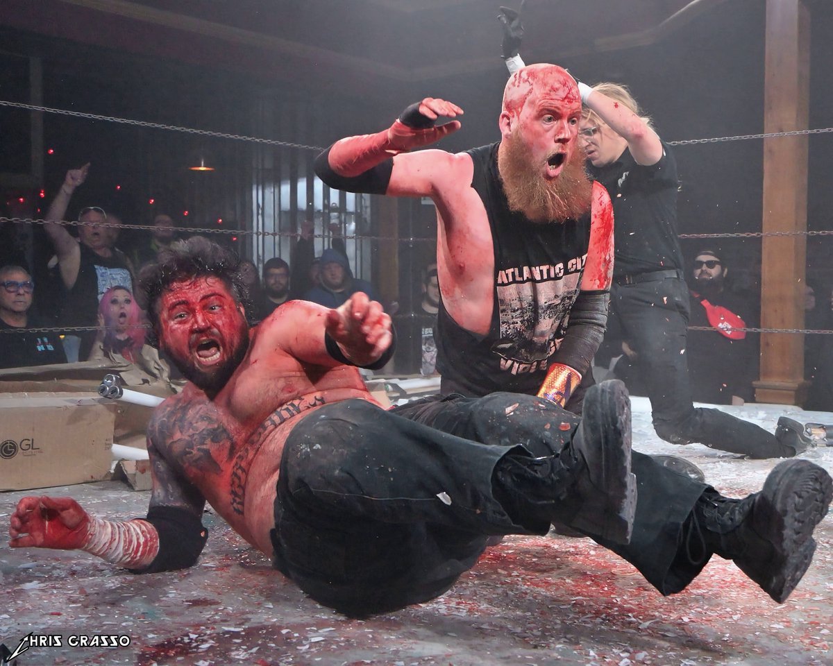 Ringsideguy's tweet photo. From @ICWNHB #NHB90 6th Anniversary Show #AnchorRockClub #Match7 #mainevent ICW American Deathmatch World Title Match
@bearbronsonBC w/ @the_gnomie vs. @TheJWMurdoch
3/3 https://t.co/8ybiBw75h7