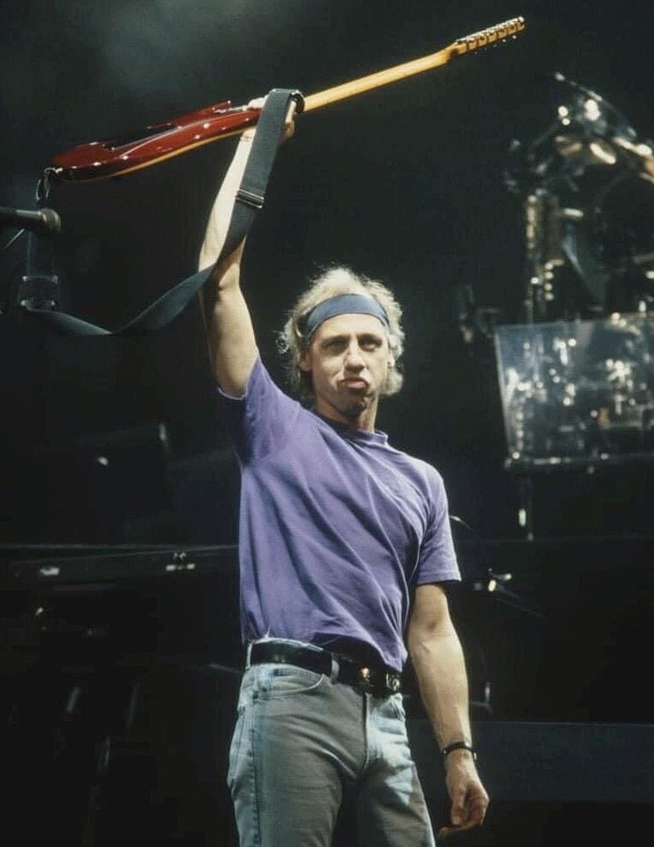 DireStraits77's tweet photo. Mark Knopfler 🎸 https://t.co/rPahAO6djY