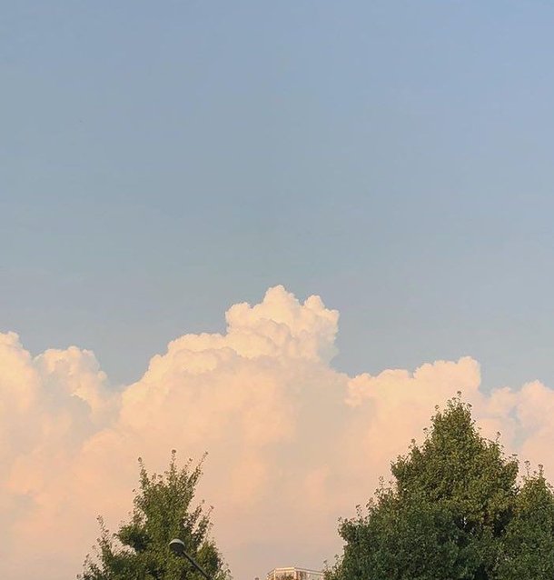 jrtohaobcn's tweet image. 今日は風が心地よくて、歩いてる間ずっと髪がふわふわと揺れて気持ちいい 👨‍👨‍👧