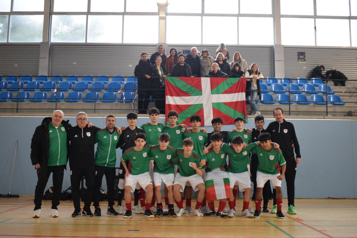 😉 Moltes gràcies per tot <a href="/FCF_CAT/">Federació Catalana de Futbol</a>.

♥️💚🤍 Gaur lehenengo fasea bukatu da gure selekzioarentzat Comarrugan.

🏆 SUB-14: 5°
🏆 SUB-16: 4°

🔜 Esto no acaba aquí, seguiremos trabajando para realizar una gran segunda fase.

#BatzenGaituelako