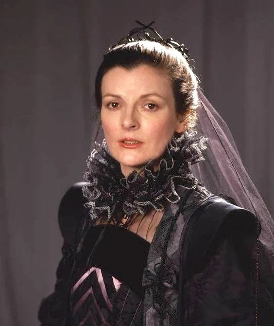 Brenda Blethyn was forty nine years old when Hollywood decided she was already finished — the same year Cannes gave her a standing ovation that lasted over ten minutes. The problem was not her talent. The problem was her face did not reassure investors.

In May 1996, Secrets &amp;