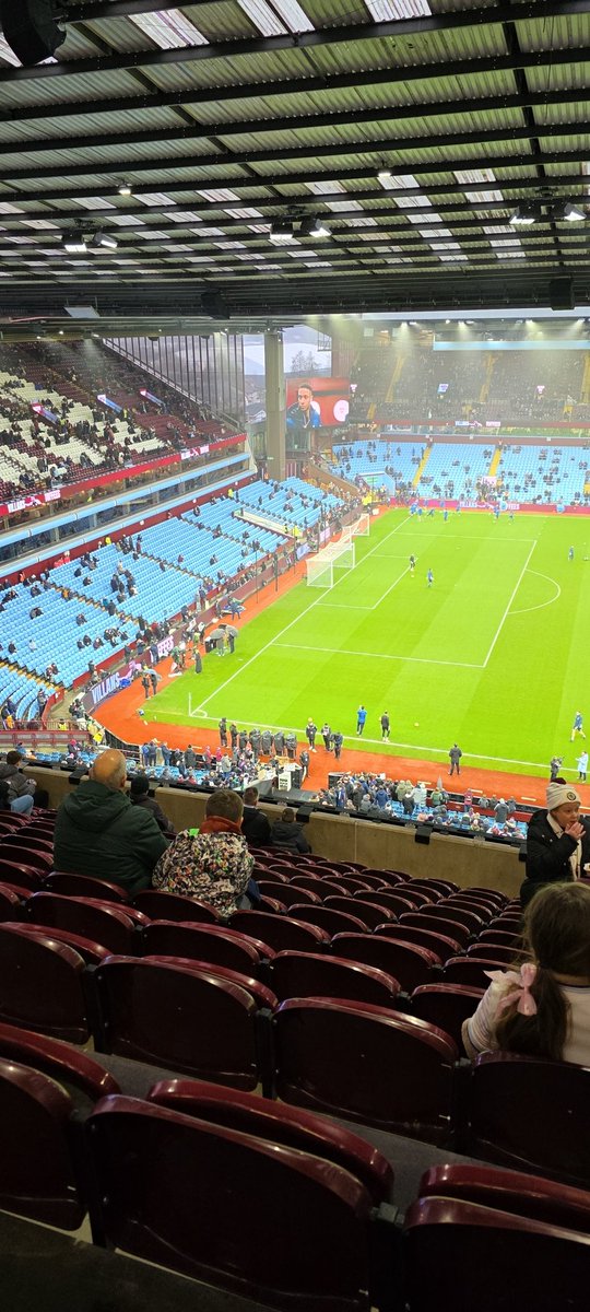 Cmoooooon the villa <a href="/AVFCOfficial/">Aston Villa</a> #AstonVilla