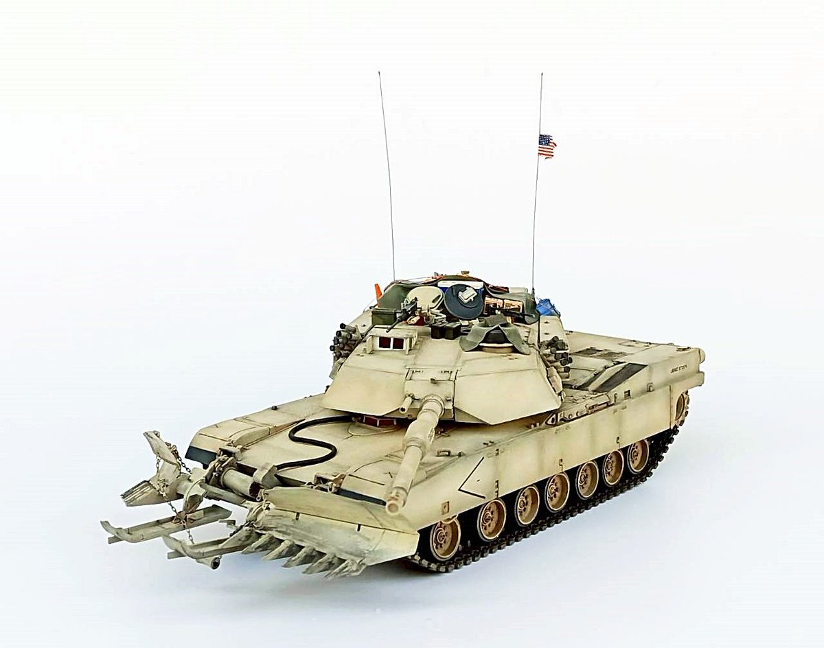 hobbystationth's tweet image. โมเดลรถถัง WSN 1/35 Abram USMC M1A1HA w/ TWMP
ทำชุดสัมภาระเพิ่มเติม , มี PE สายรัด , สายพายข้อ , ทำธงชาติและเสาอากาศเพิ่มให่ด้วย  , ทำสายไฮดรอลิคสำหรับ DOZ เพิ่มเติมให้อีกจุด
.
#hobbystationth #probuilt #scalemodel #m1a1 #militarymodel