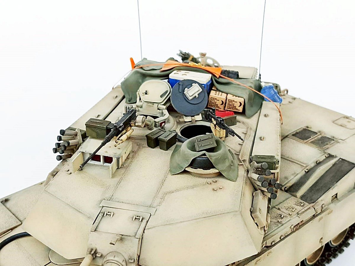 hobbystationth's tweet image. โมเดลรถถัง WSN 1/35 Abram USMC M1A1HA w/ TWMP
ทำชุดสัมภาระเพิ่มเติม , มี PE สายรัด , สายพายข้อ , ทำธงชาติและเสาอากาศเพิ่มให่ด้วย  , ทำสายไฮดรอลิคสำหรับ DOZ เพิ่มเติมให้อีกจุด
.
#hobbystationth #probuilt #scalemodel #m1a1 #militarymodel