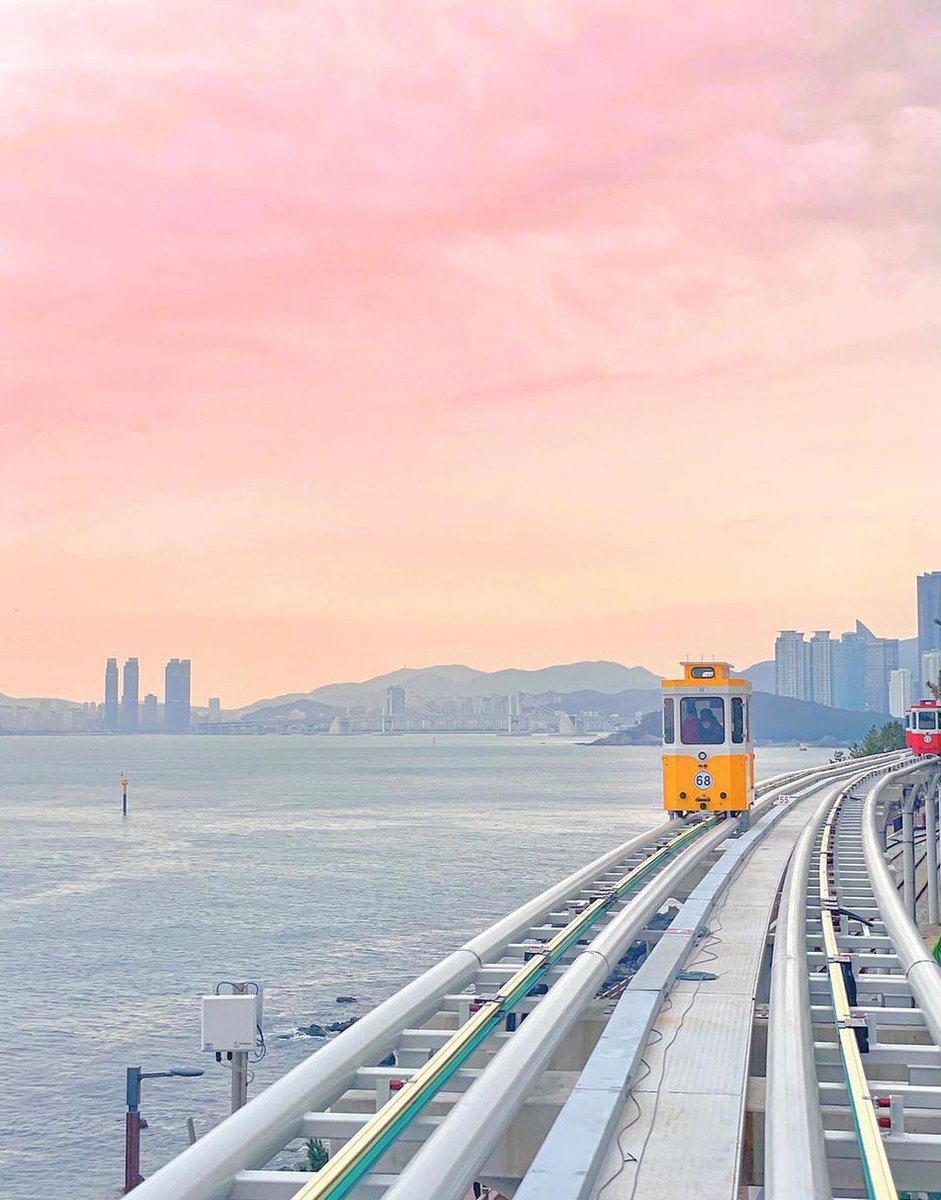 MasterVA's tweet image. 今日は美術館で3時間も過ごして、久しぶりに心が豊かになった気分 🤓