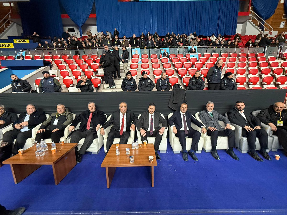 MehmetYiginer's tweet image. Ankara Servis Aracı İşletmecileri Esnaf Odamızın Olağan Genel Kurul Toplantısına, Esnaf Odası Başkanlarımız ile birlikte katılım sağladık.

Delege olarak oyumu kullandığım ve yakından takip ettiğim genel kurulda; rakibine fark atarak güven tazeleyen Ankara Servis Aracı…