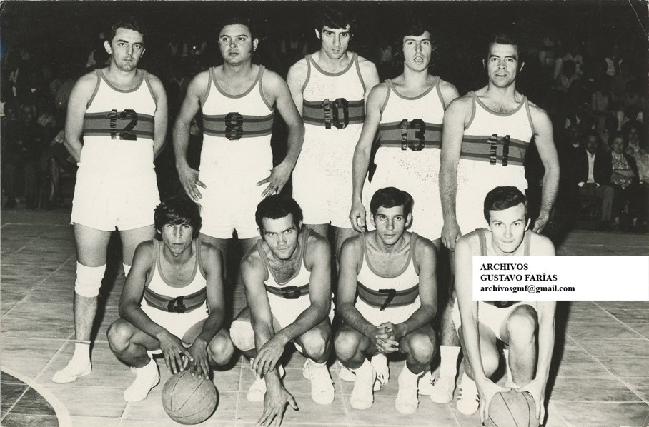 #UnaFotoCualquiera
Hace 53 años (18/1/1973). Equipo de RIO CUARTO, que cayó 67-39 con Cruz del Eje. Provincial de San Francisco.
Arriba: Juan Balladares, Jorge Cusin, Aldo Andreo, Raúl Spertino y Hugo Roldán. Abajo: Daniel Remondino, Alberto Pereyra, Rubén Pérez y Mario Pestuggia
