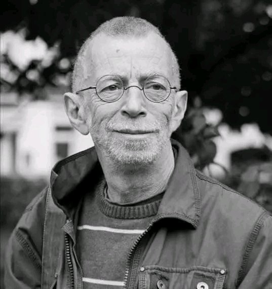 Я давно заметил, что людям, напрочь лишённым чувства стыда, с поразительной лёгкостью даётся чувство гордости.

Лев Рубинштейн