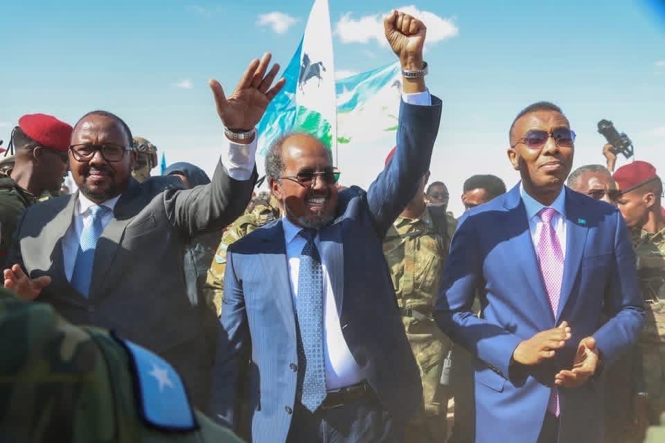 Madaale77's tweet photo. The secessionists in North-West Somalia are now clinging to lies and propaganda since the secession project is in decline is running out of momentum.
The majority of the north westerners are hard-core somalis who do not associate with these lunatics. https://t.co/qvoe6fWWDa