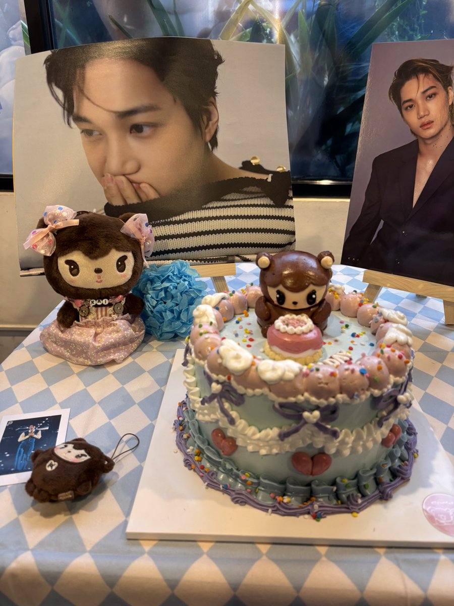 kaisooagi's tweet photo. Visit the 2nd KAI Birthday Event this month and it’s by @KAIngel114 

So happy that i got to talk with @cantabilekai @gorgeousgom88, then not so accidentally meet my WOM Streaming partner @kaimyrover, meet and talk with @zkdlinpf even for a bit because she has to catch her flight to Seoul (hope you have a safe flight and lots of fun 💛)

Also i got to have sharing session at the end until late with @glowingkji @saejunnie @jonginsloey @_luckyyou @gomienight 

I have so so much fun today 💛💛💛💛
I hope i can meet and make a new gom friends again soon