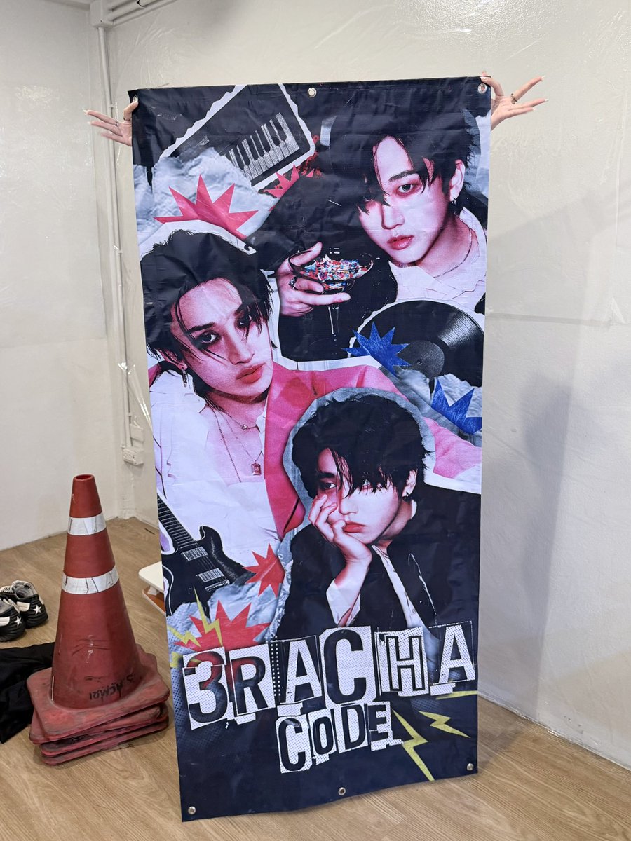 luckygrlremi's tweet photo. ลักกี้ดอได้ไวนิว x-stand สุดหล่อกลับบ้านด้วย ใหญ่มาก5555555555555 ขอบคุณเฟ่มาก ๆ ค้าบ จัดงานสวยเท่มากกก 🤩💪🏻
( #3RachaCode_Unlock ) https://t.co/uPoHBkOpp9
