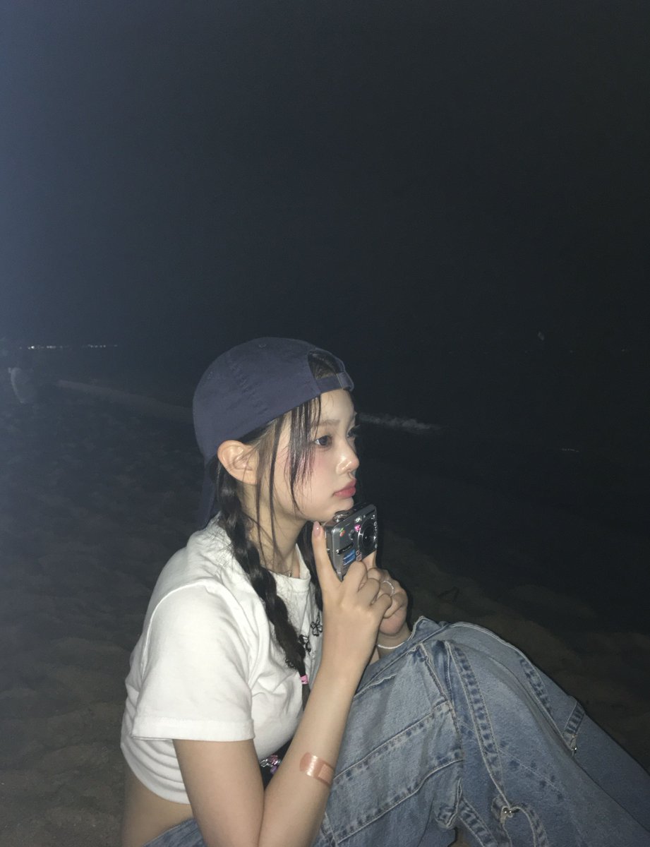 iluhhyew's tweet image. 今日は曇りで涼しい 🌙