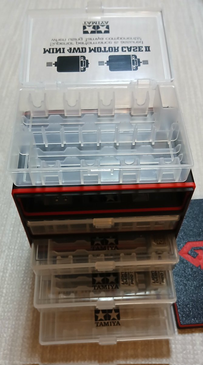 hirohiro0215's tweet image. モーター入れ①
半数以上が一度は買ったのでは無いかと思います🤭
タミヤのモーターケース👐
5段収納(片軸、両軸)可