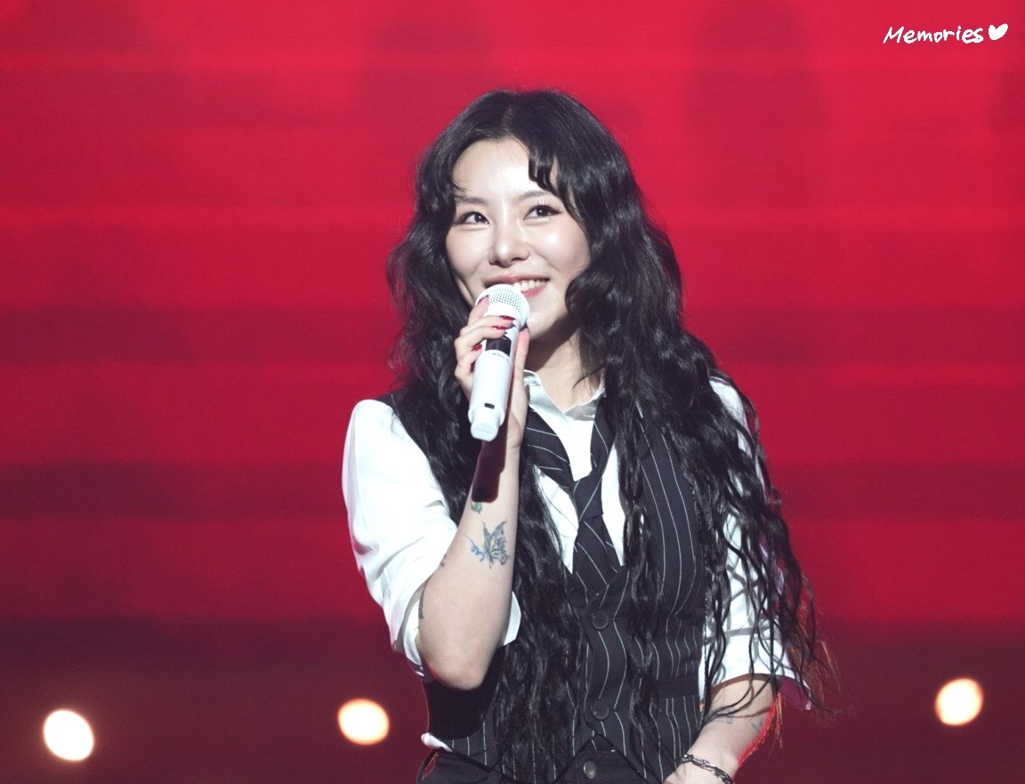 260118 화사 콘서트(게스트 휘인) 프리뷰

18년 우정의 의리🐷

#마마무 #휘인 #MAMAMOO #WHEEIN