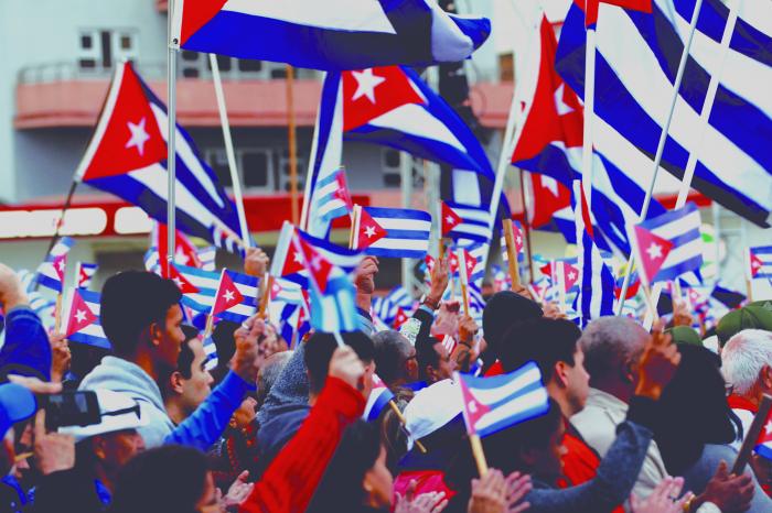 MMarreroCruz's tweet image. #Fidel: "Al pueblo nuestro lo podrán desaparecer de la faz de la Tierra, lo que no podrán jamás es vencerlo; porque nuestro pueblo con su razón, con su heroísmo, con su dignidad, con su vergüenza y con su grandeza es un pueblo invencible, y es un pueblo al que hay que respetar".