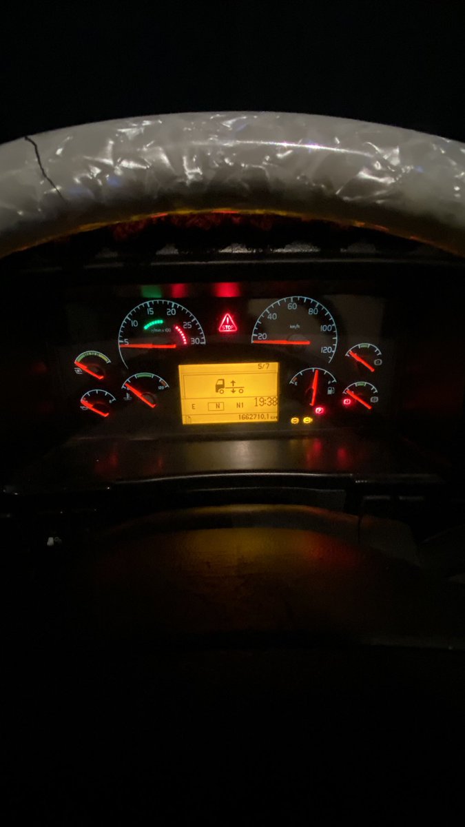 Ah birde şu seviye kumandan bozuk olmasa çok güzel makinasın