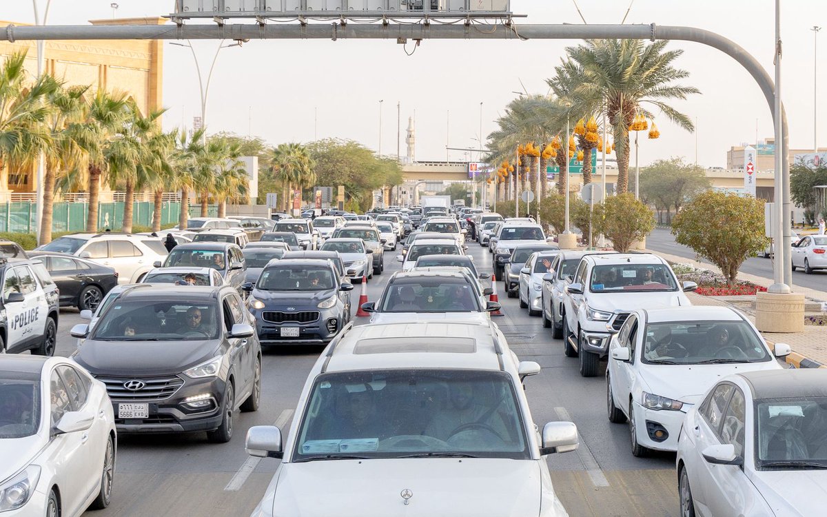 الحضور الكبير l

ويستمر الحضور الكبير من قبل زوار مهرجان #كليجا_بريدة 17 مع بداية أسبوعه الثاني.