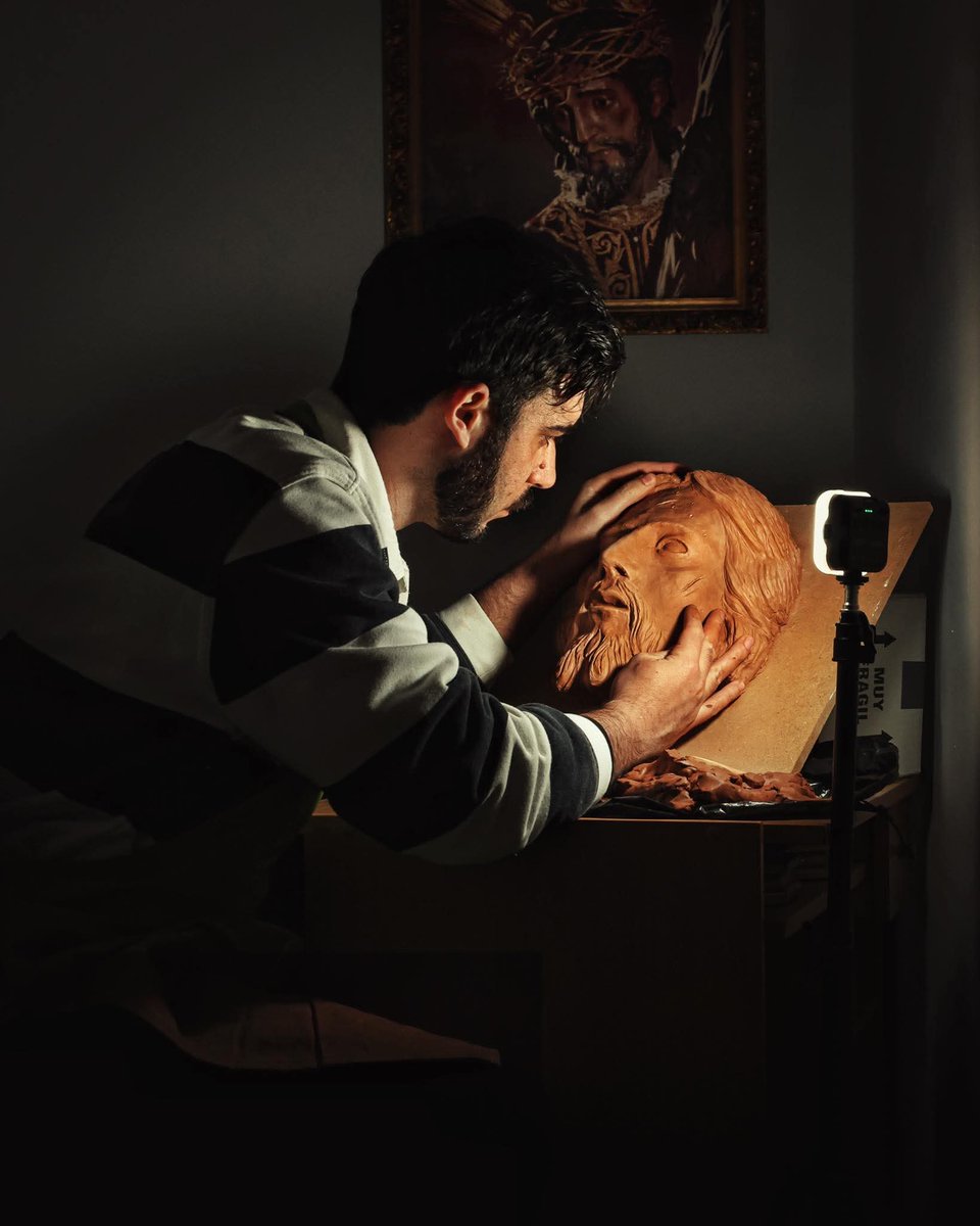 🧔🏻‍♀️🖌️ Viviendo la tradición Manantera con la artesanía del rostrillo. Cuenta atrás para una nueva Cuaresma.